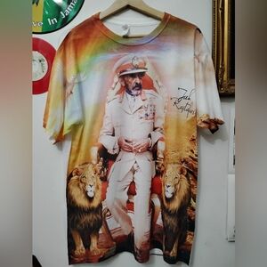 T-Shirt Vibrant Graphic Regal Design Straight Fr English